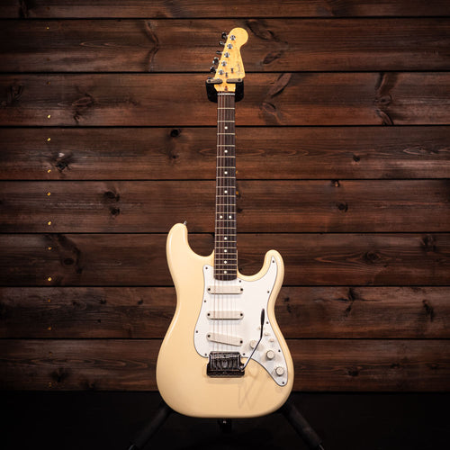 1983 Fender Stratocaster Elite - Arctic White