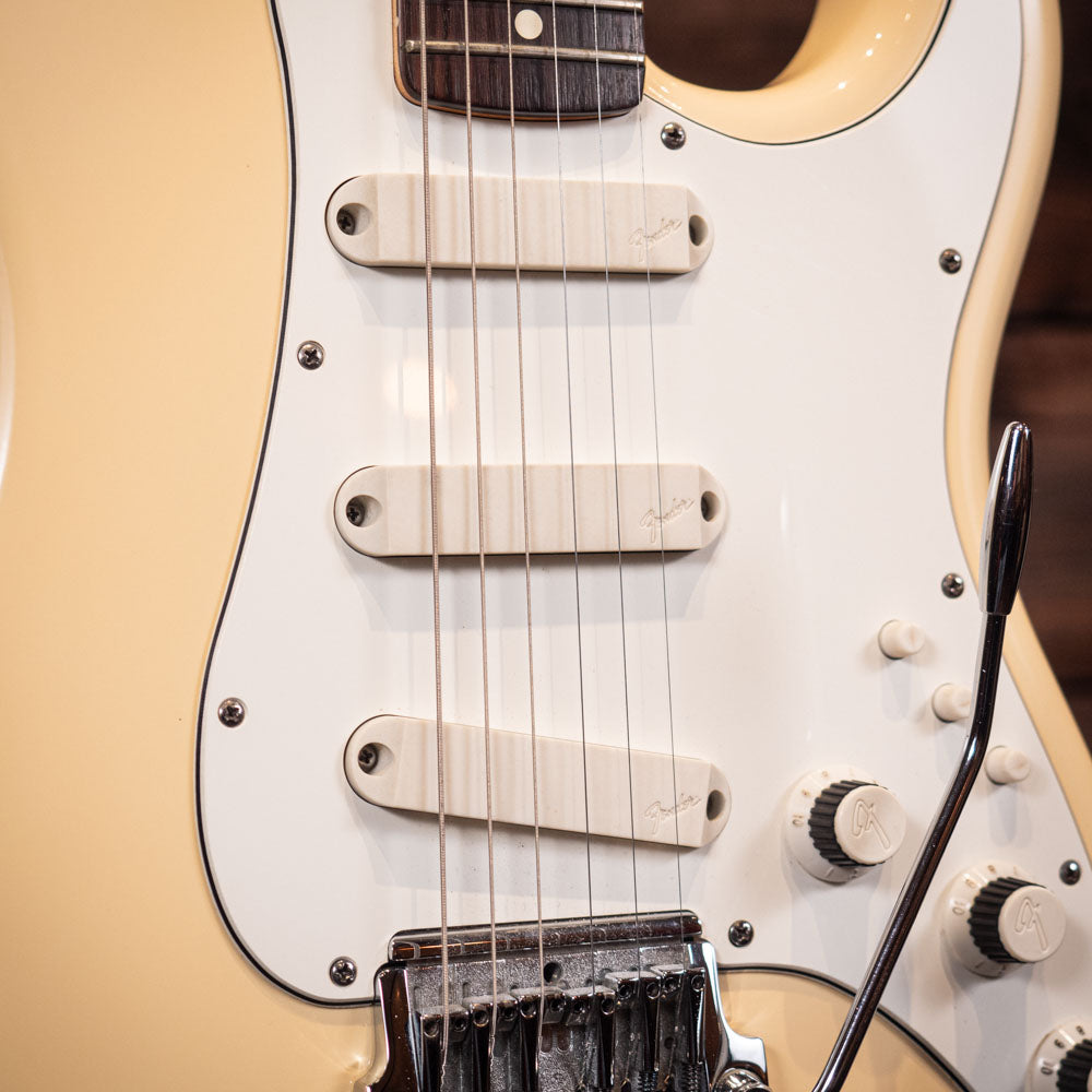 1983 Fender Stratocaster Elite - Arctic White