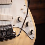 1983 Fender Stratocaster Elite - Arctic White