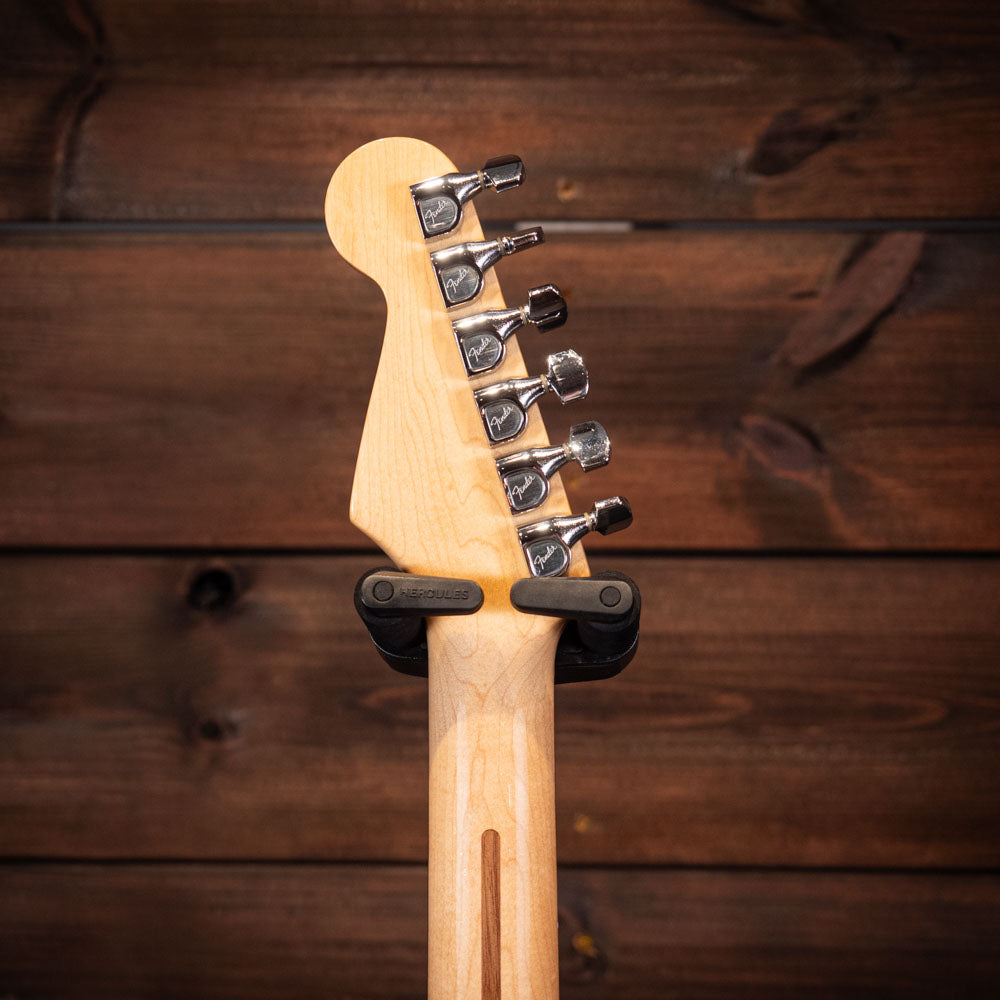 1983 Fender Stratocaster Elite - Arctic White