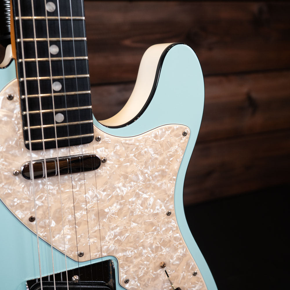 2019 Fender Limited Edition Two-Tone Telecaster Thinline - Daphne Blue