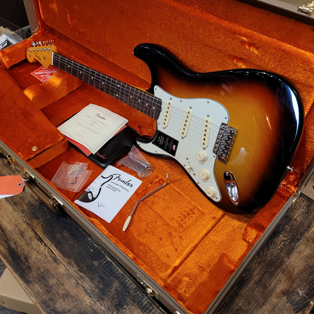 Fender American Vintage II '1961' Stratocaster Left Handed - 3-Colour Sunburst