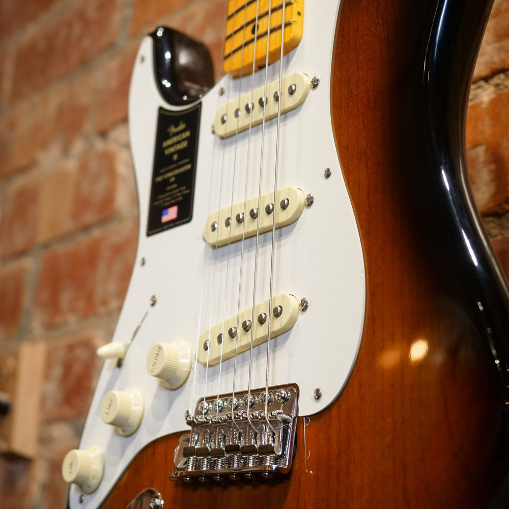 Fender American Vintage II '57 Stratocaster Left Handed - 2-Colour Sunburst