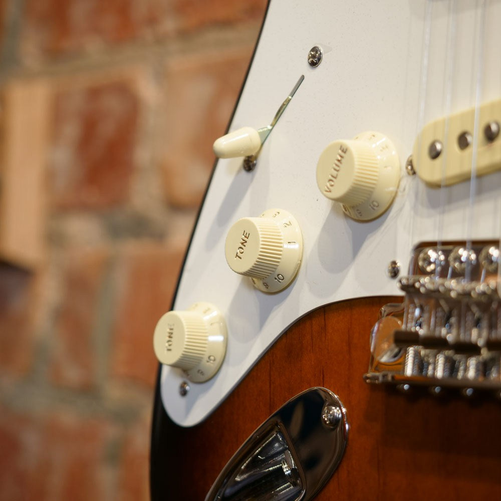 Fender American Vintage II '57 Stratocaster Left Handed - 2-Colour Sunburst