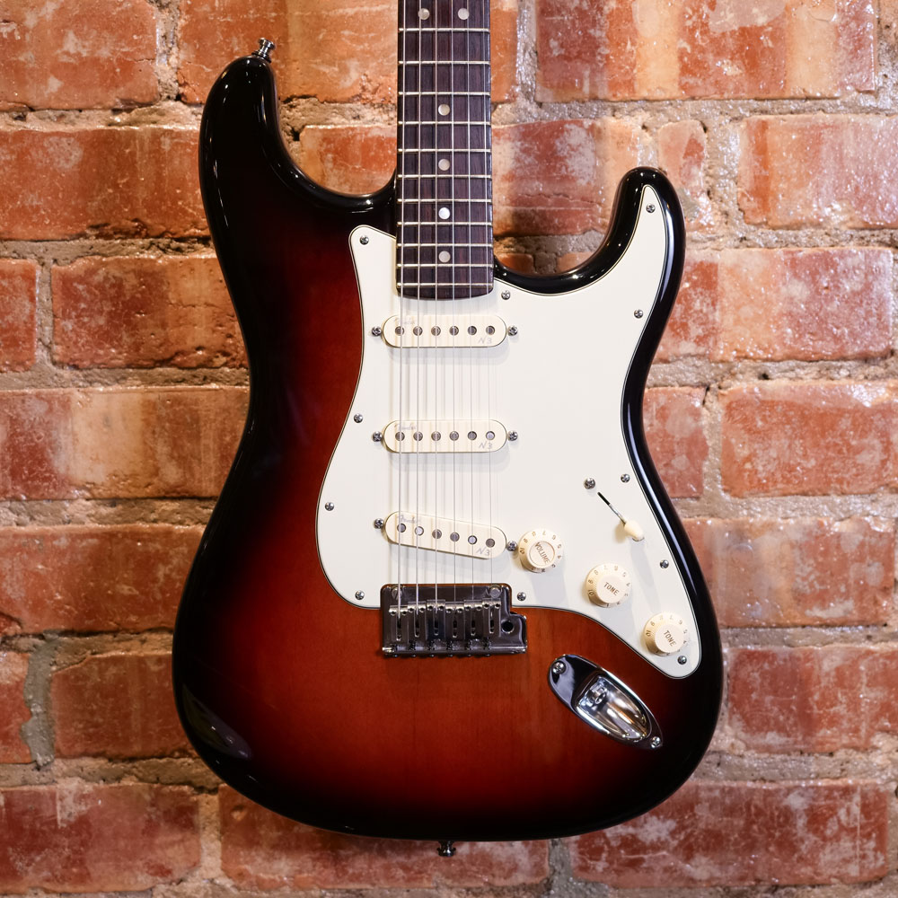 Used Fender American Deluxe Stratocaster Electric Guitar 3-Colour Sunburst US13053345 1